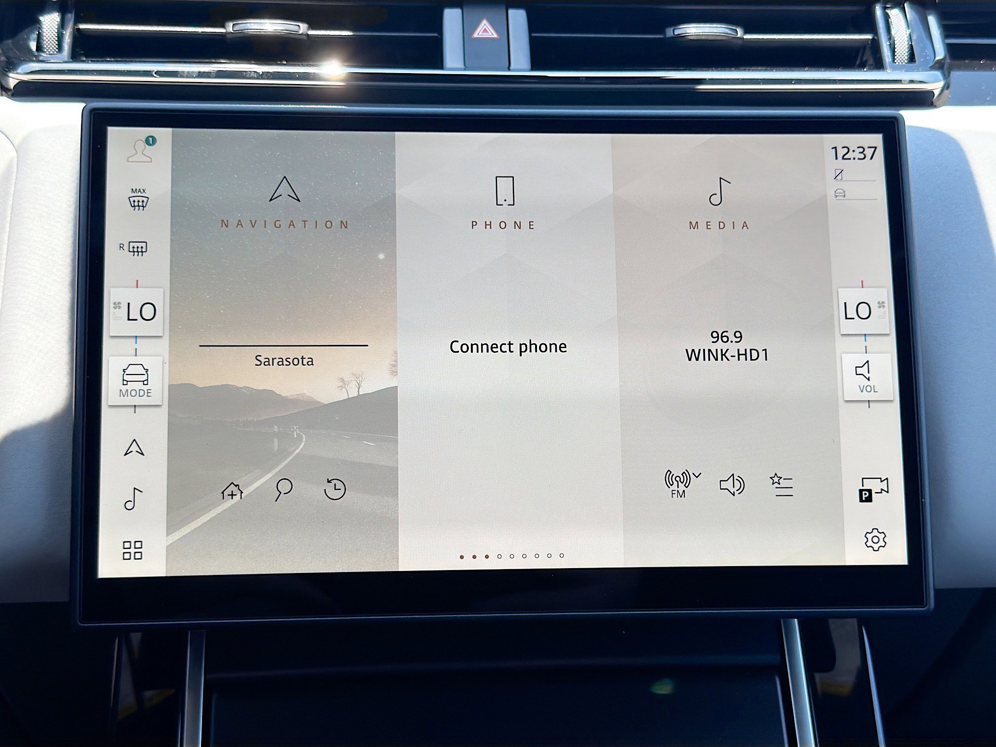 New 2026 Land Rover Range Rover Velar Belgravia AWD/4WD image 31