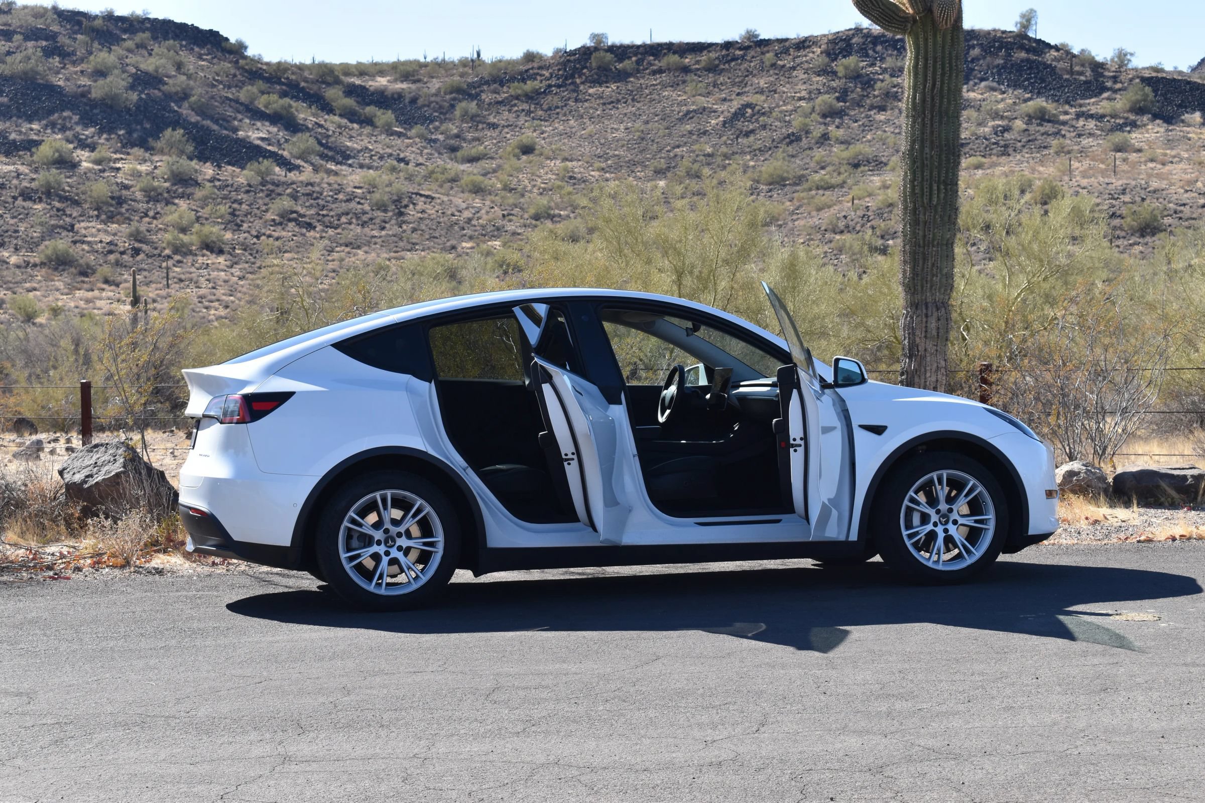 Used 2023 Tesla Model Y Long Range AWD/4WD image 9