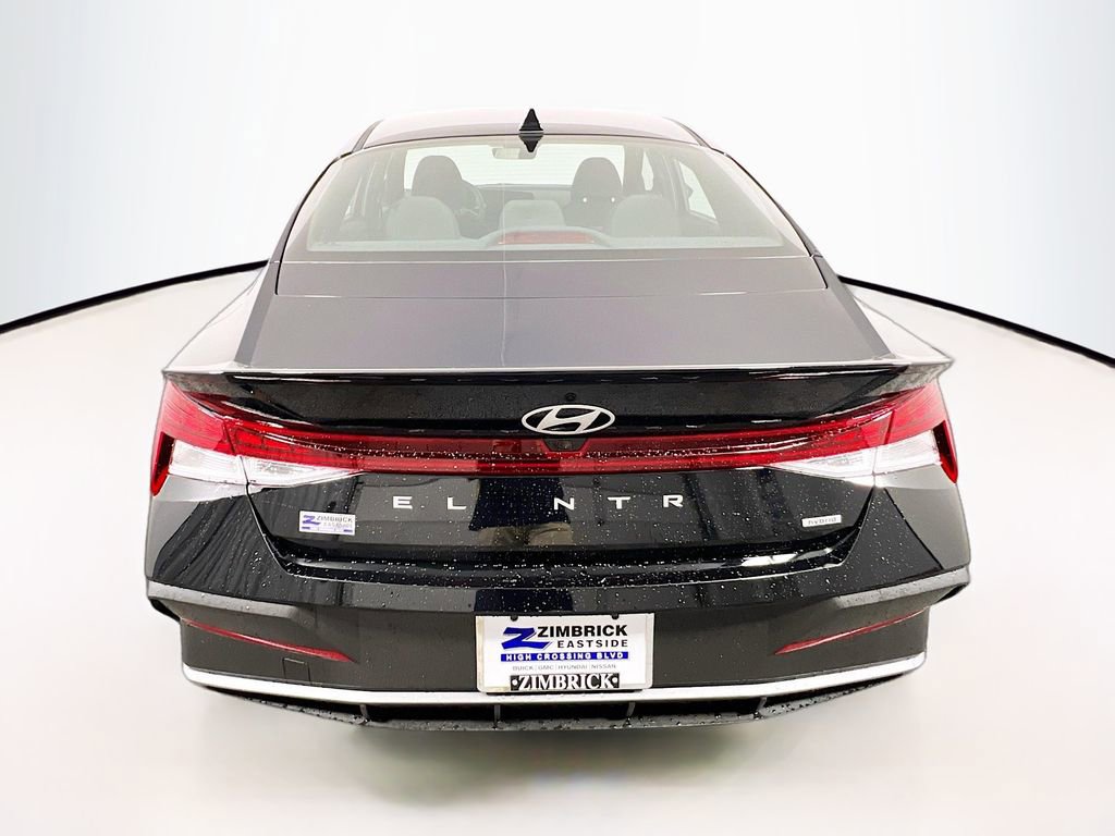 New 2025 Hyundai Elantra SEL image 6