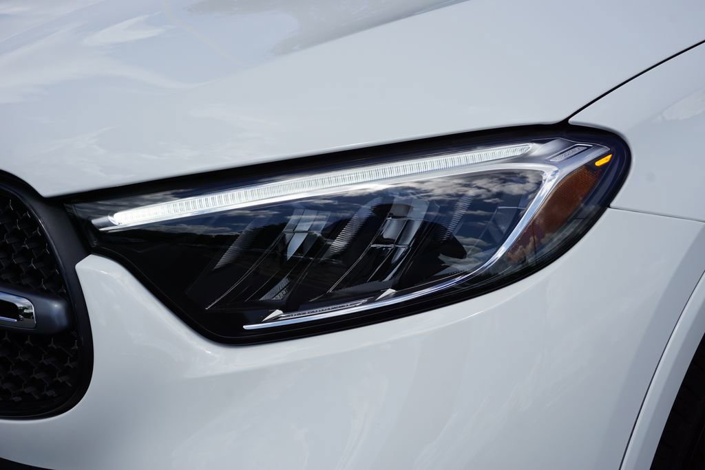 Certified 2025 Mercedes-Benz GLC 300 4MATIC image 11