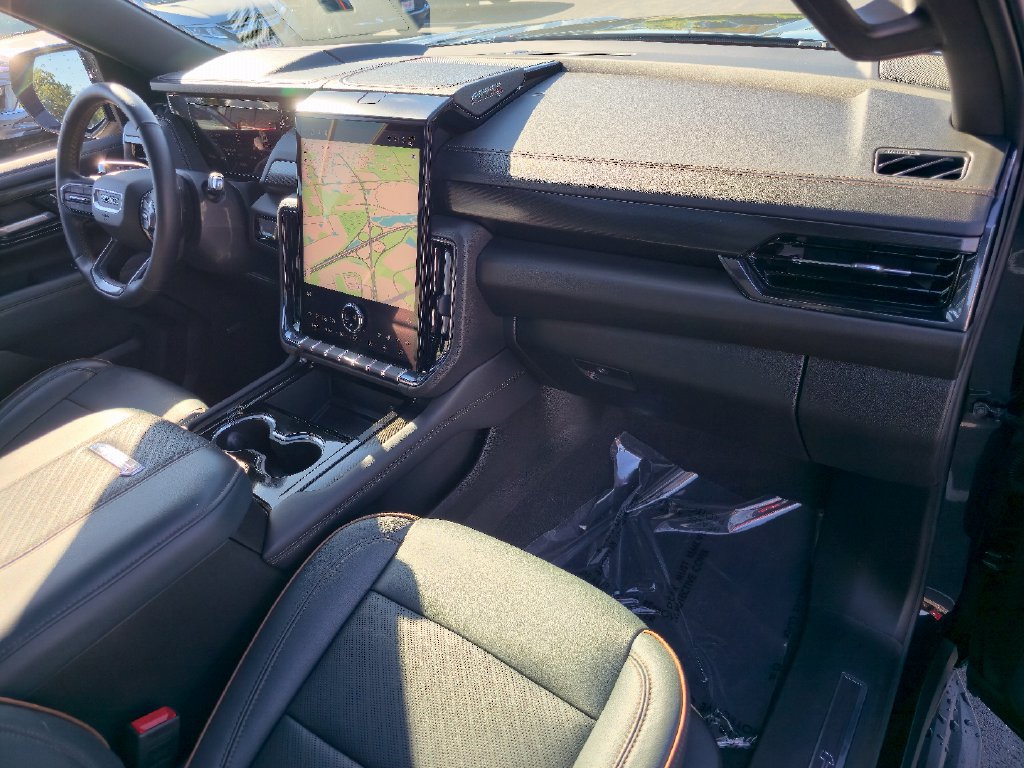 Certified 2025 GMC Yukon AT4 AWD/4WD image 30