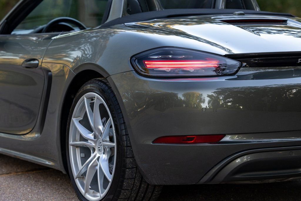 Used 2021 Porsche 718 Boxster Base w/ Premium Package image 71