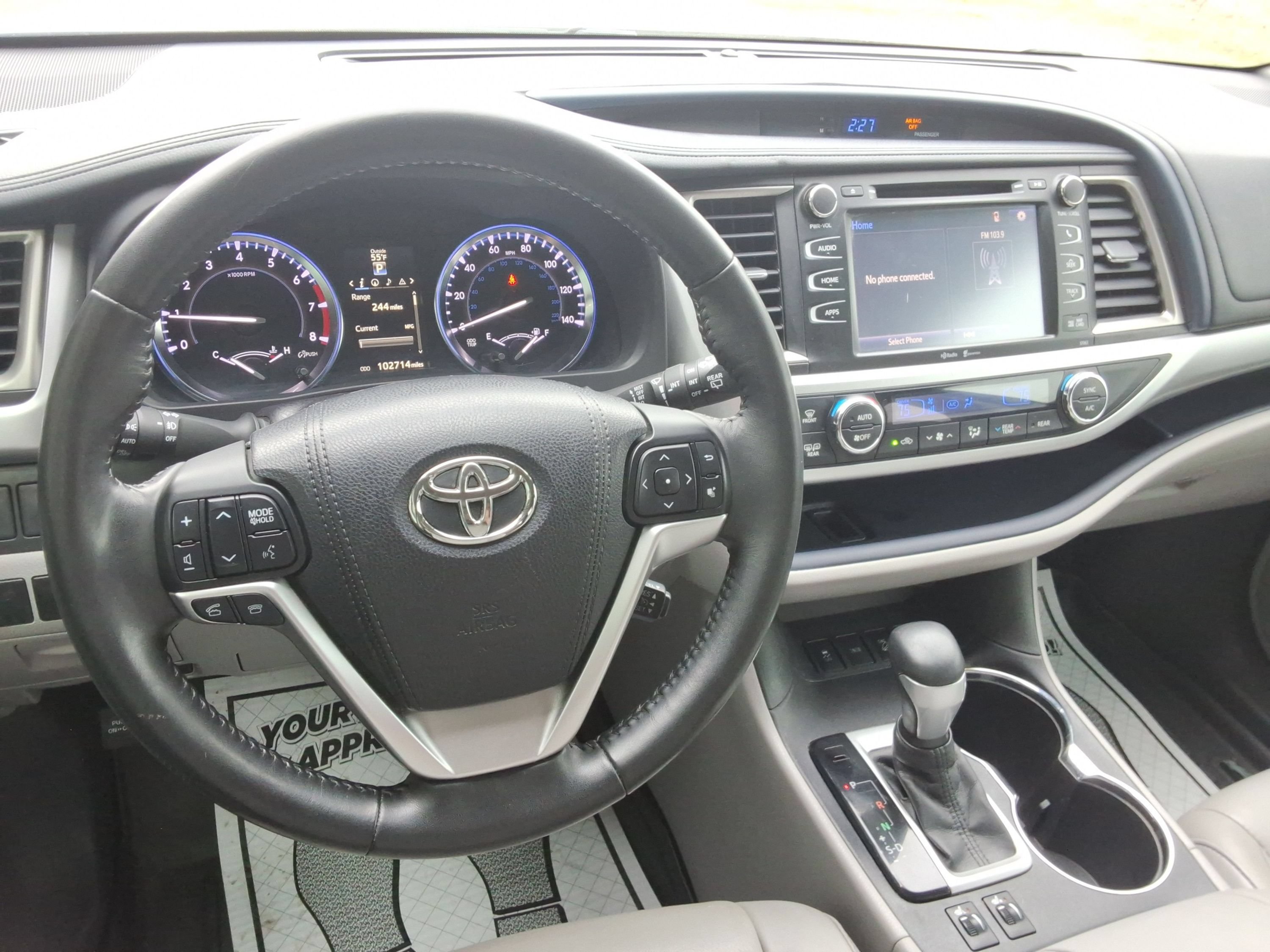 Used 2015 Toyota Highlander XLE AWD/4WD image 12