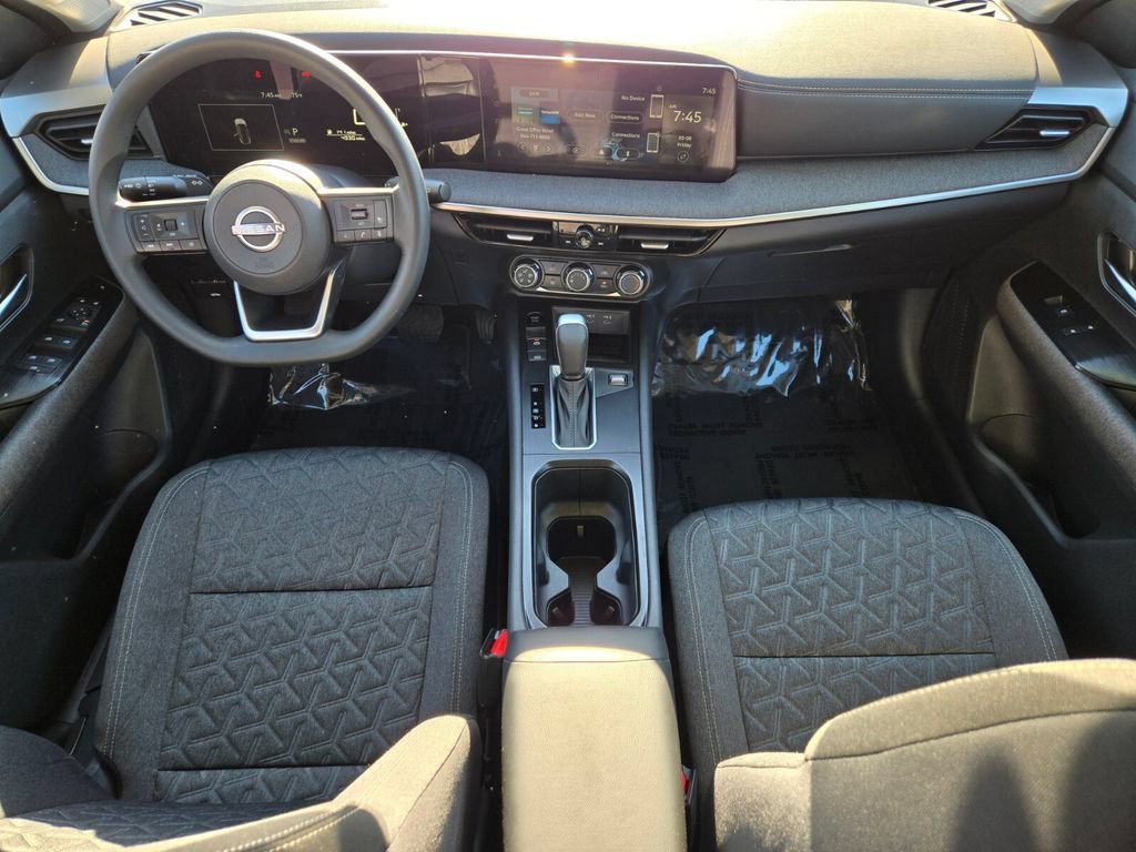 Certified 2025 Nissan Kicks SV FWD image 14