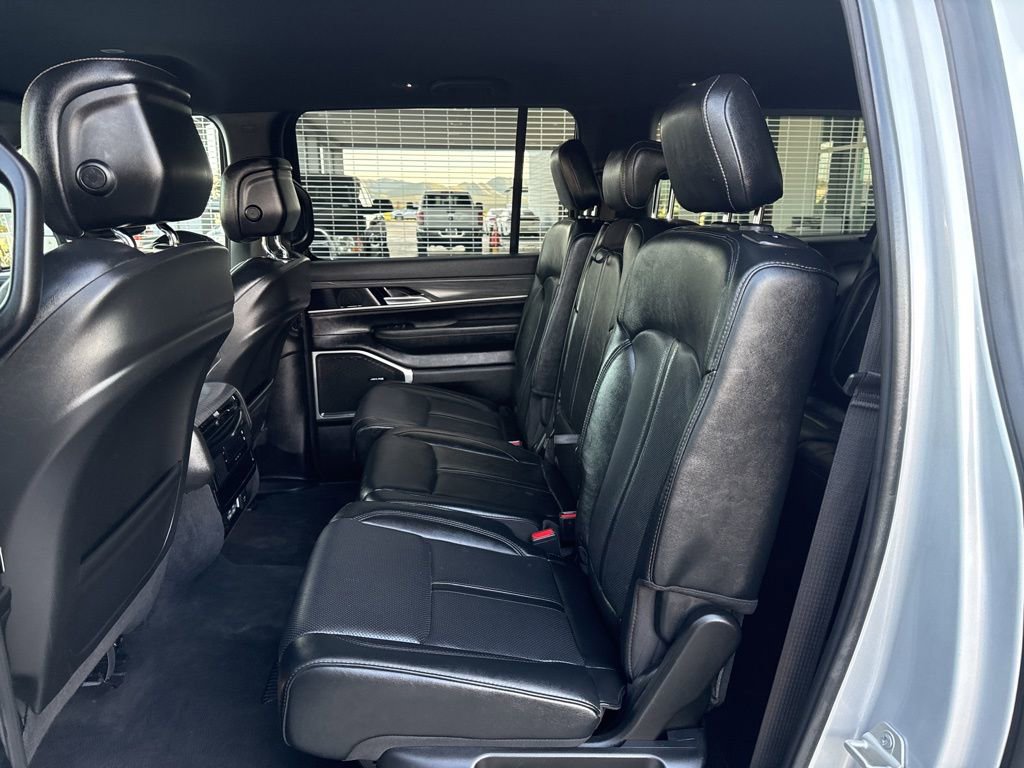 Used 2024 Jeep Wagoneer L Series II w/ Flexible Seating Group image 21