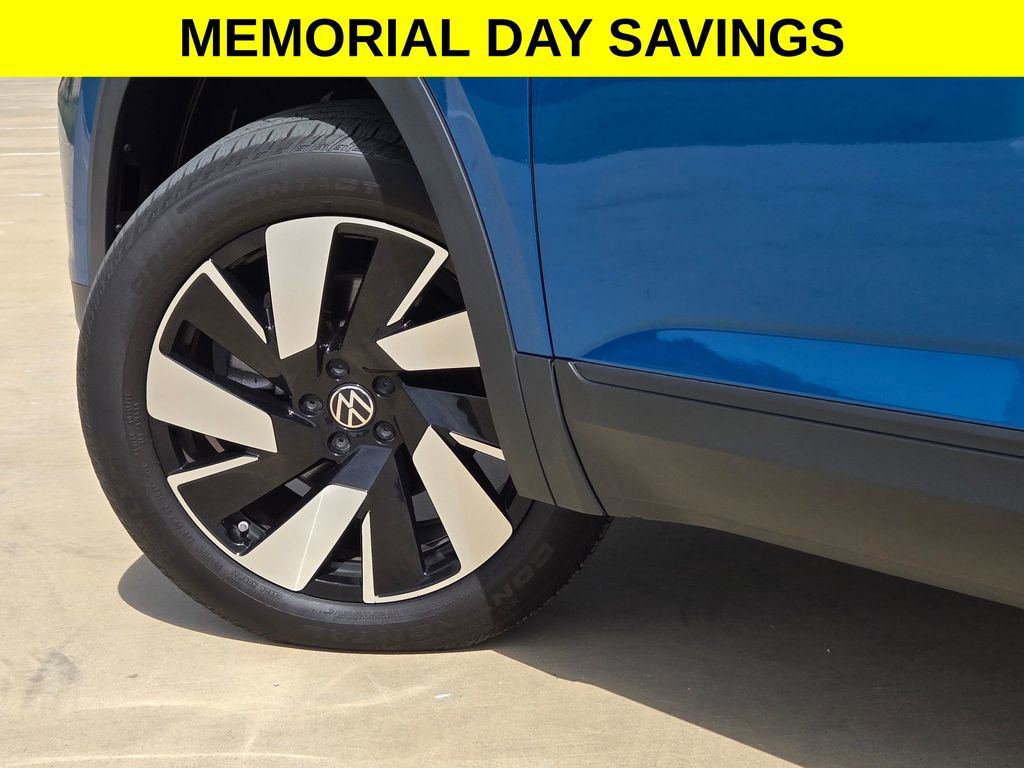 Used 2024 Volkswagen Atlas Cross Sport SE FWD image 29