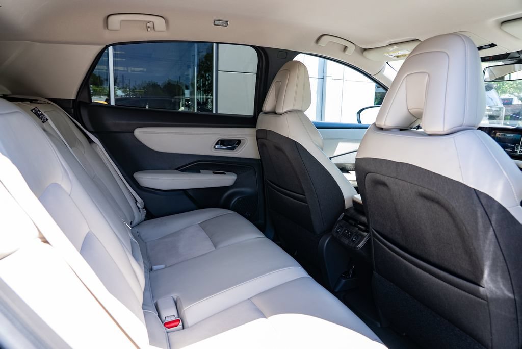 Used 2023 Nissan Ariya FWD image 25