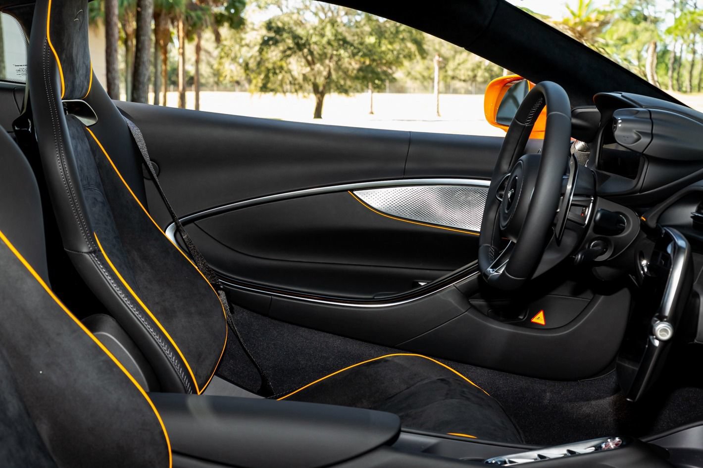 Used 2024 McLaren Artura RWD image 72