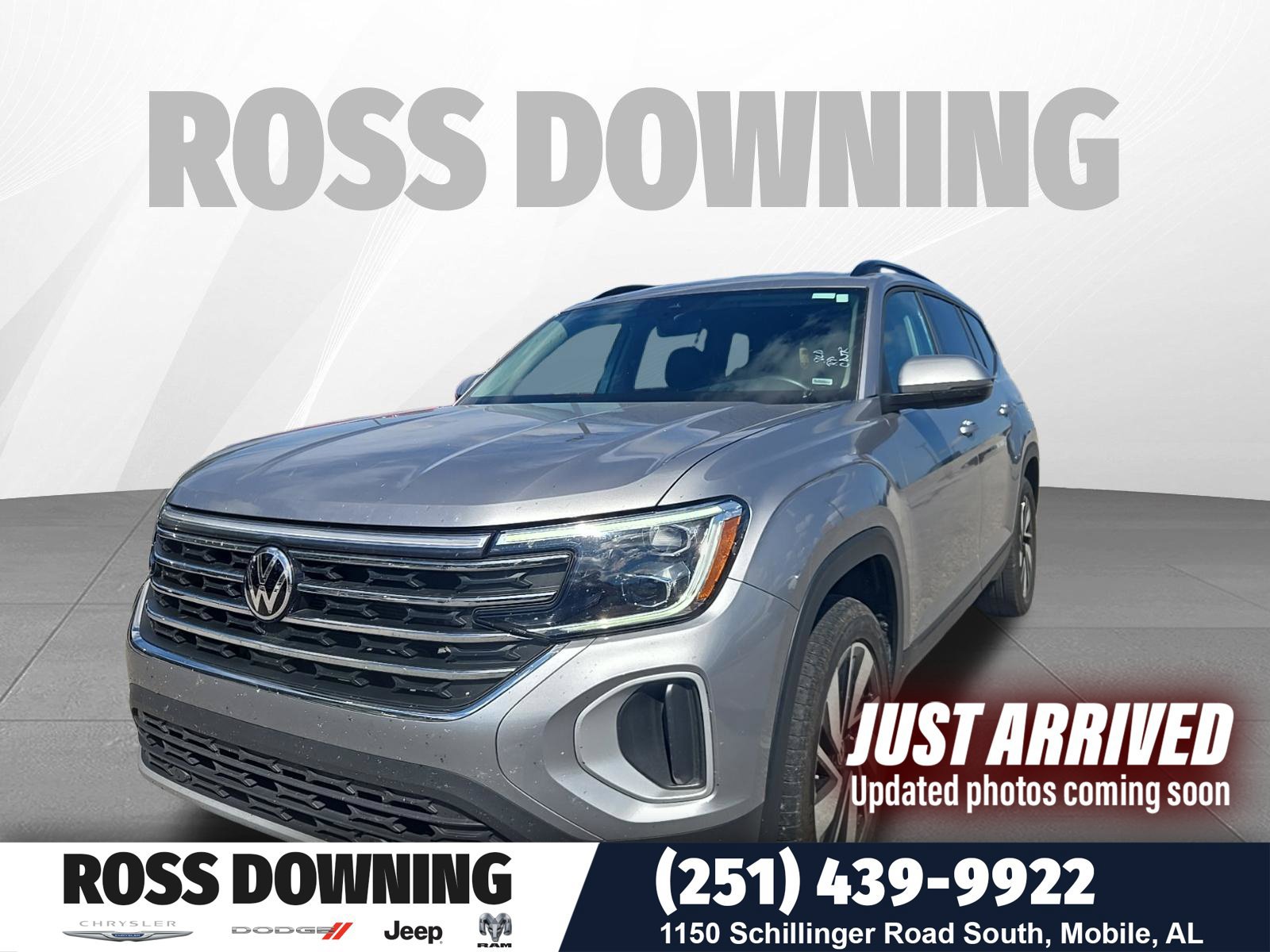 Used 2025 Volkswagen Atlas SE FWD image 1