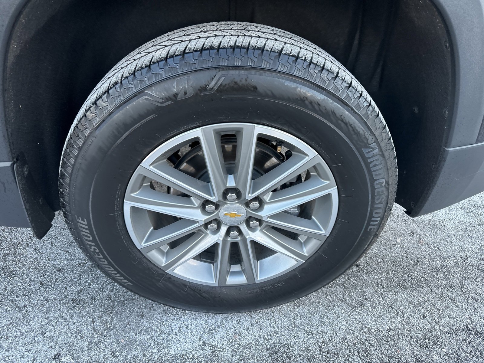 Used 2023 Chevrolet Traverse LT image 10