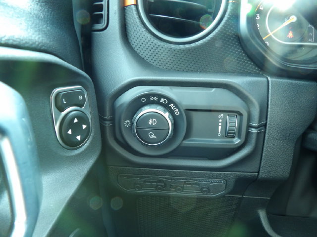 New 2026 Jeep Gladiator Mojave w/ Safety Group AWD/4WD image 23
