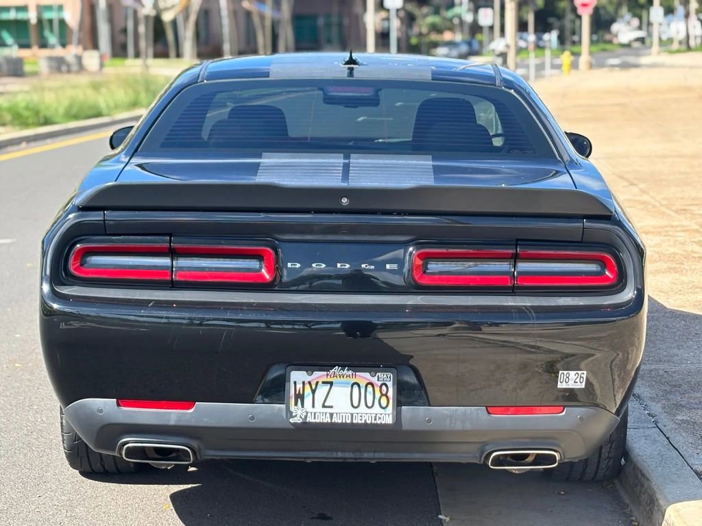 Used 2016 Dodge Challenger SXT w/ Blacktop Package image 4