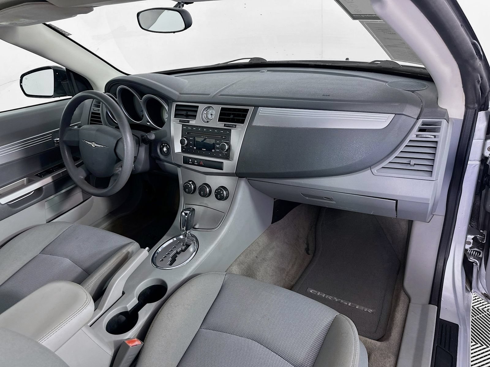Used 2008 Chrysler Sebring Touring FWD image 26