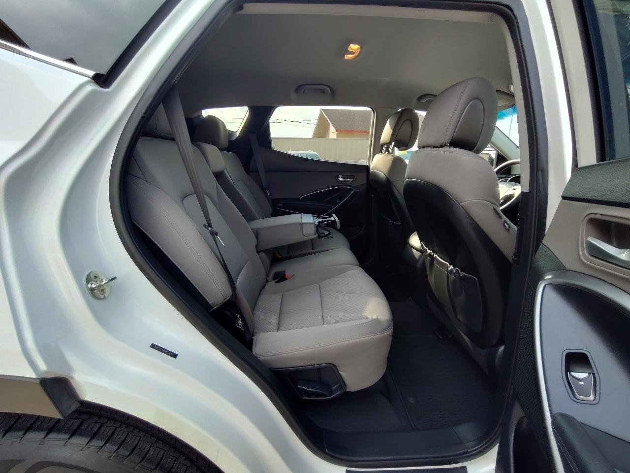 Used 2018 Hyundai Santa Fe Sport w/ 2.4L Value Package 02 FWD image 41
