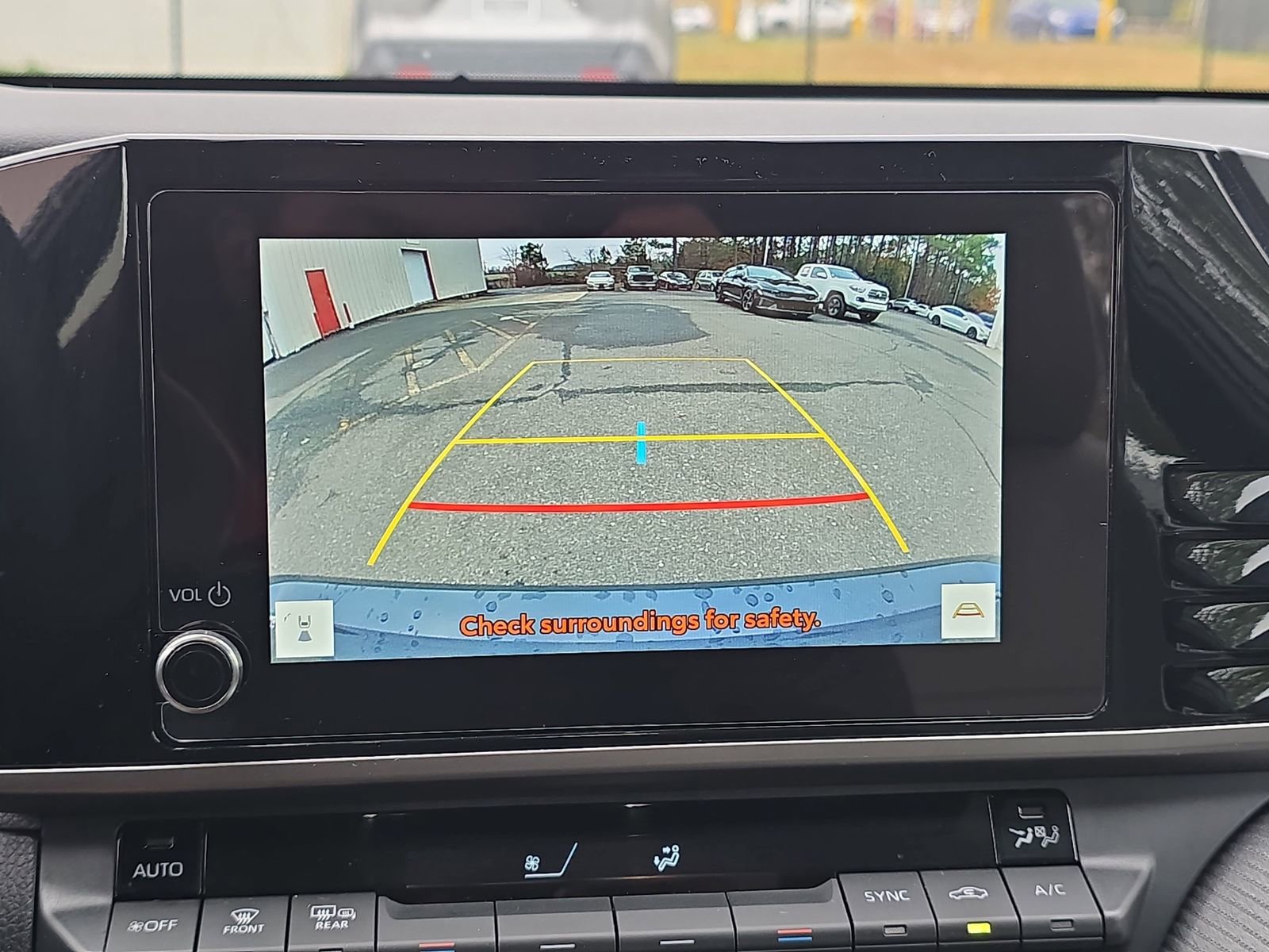 Used 2025 Toyota Camry SE image 29