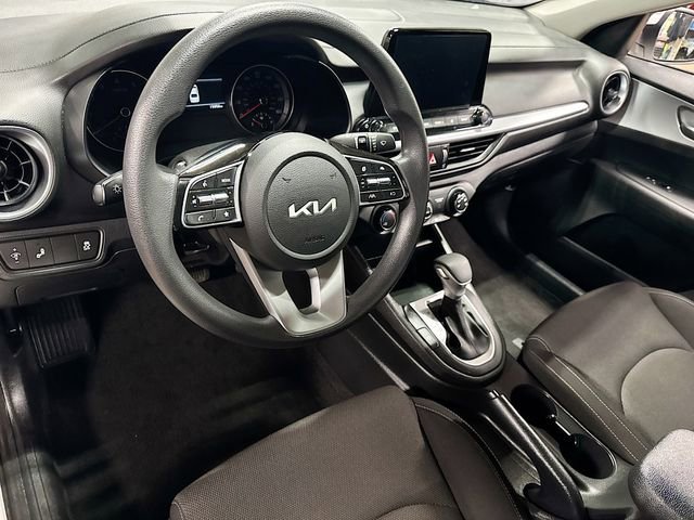 Used 2023 Kia Forte LXS w/ LXS Technology Package FWD image 9