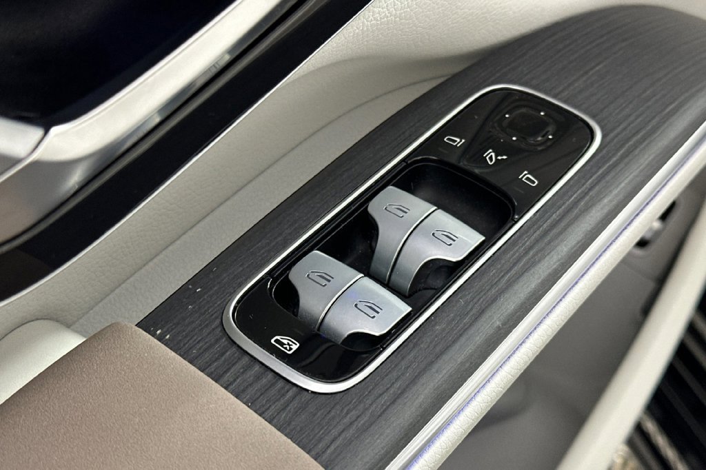 Certified 2023 Mercedes-Benz EQS 580 4MATIC SUV image 12