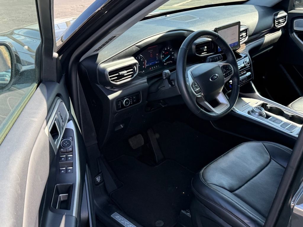 Certified 2023 Ford Explorer Limited RWD image 10