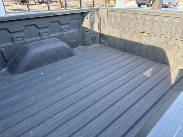 Used 2023 GMC Sierra 1500 AT4 w/ AT4 Preferred Package image 17