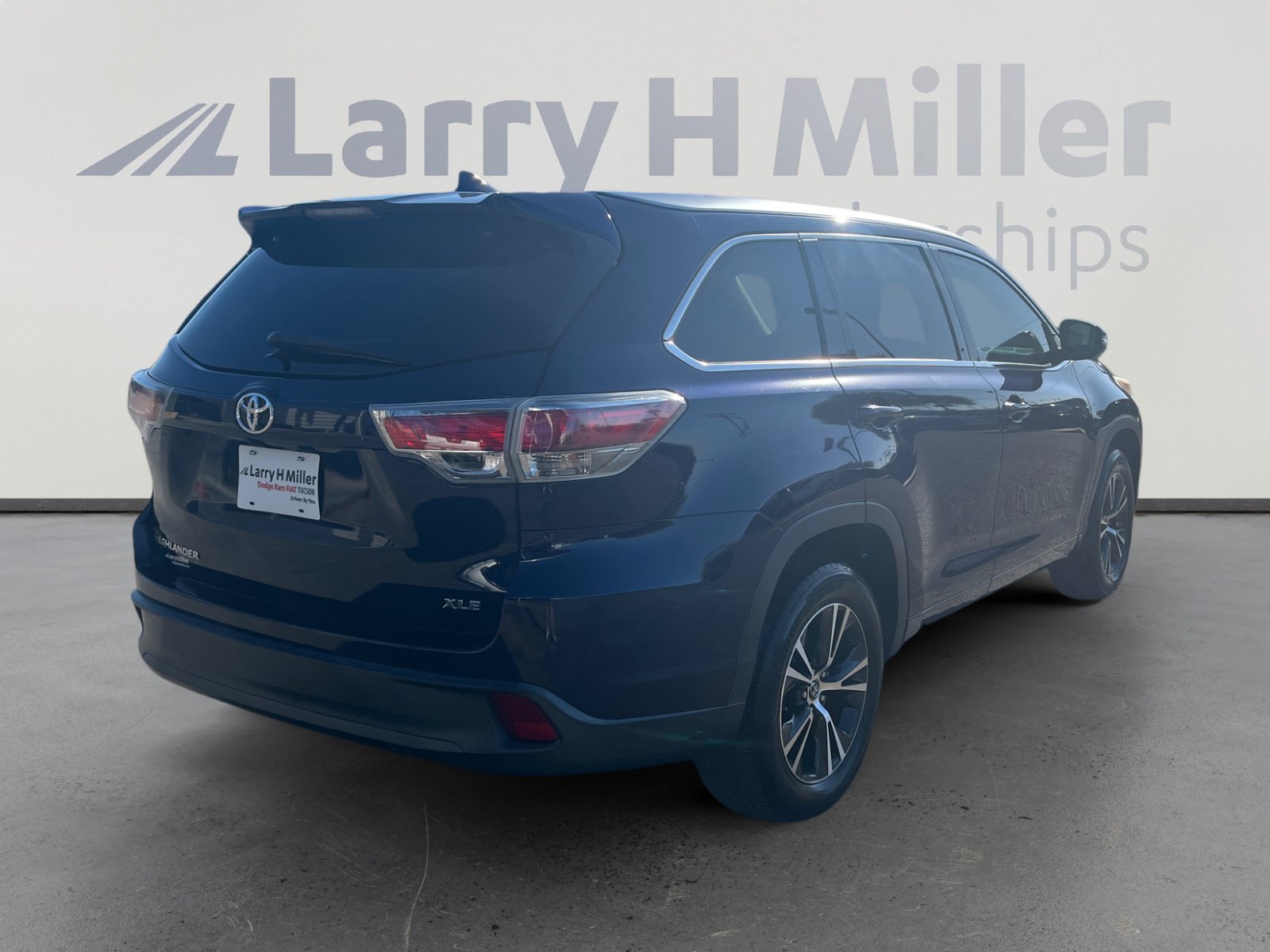 Used 2016 Toyota Highlander XLE FWD image 5