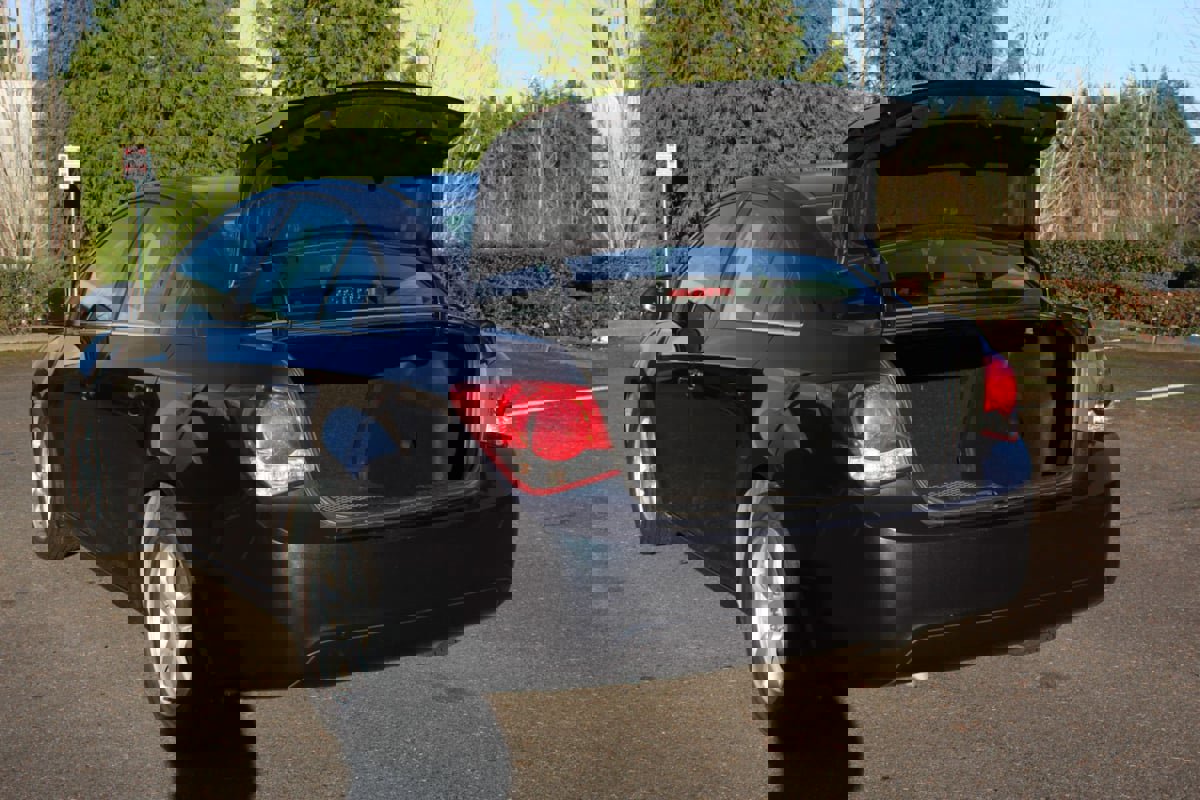 Used 2016 Chevrolet Cruze LT w/ Technology Package image 9