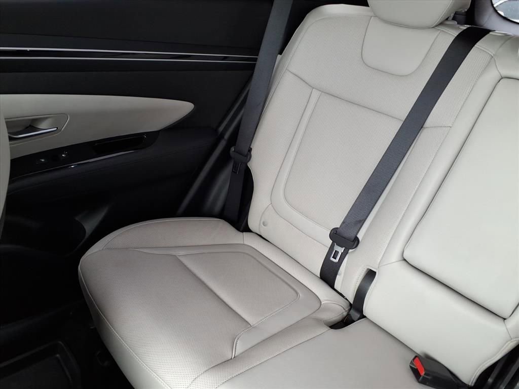 Used 2024 Hyundai Tucson Limited image 16