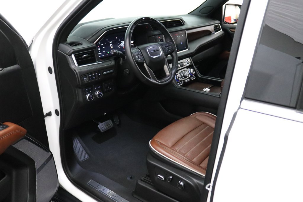 Certified 2024 GMC Yukon Denali Ultimate AWD/4WD image 24