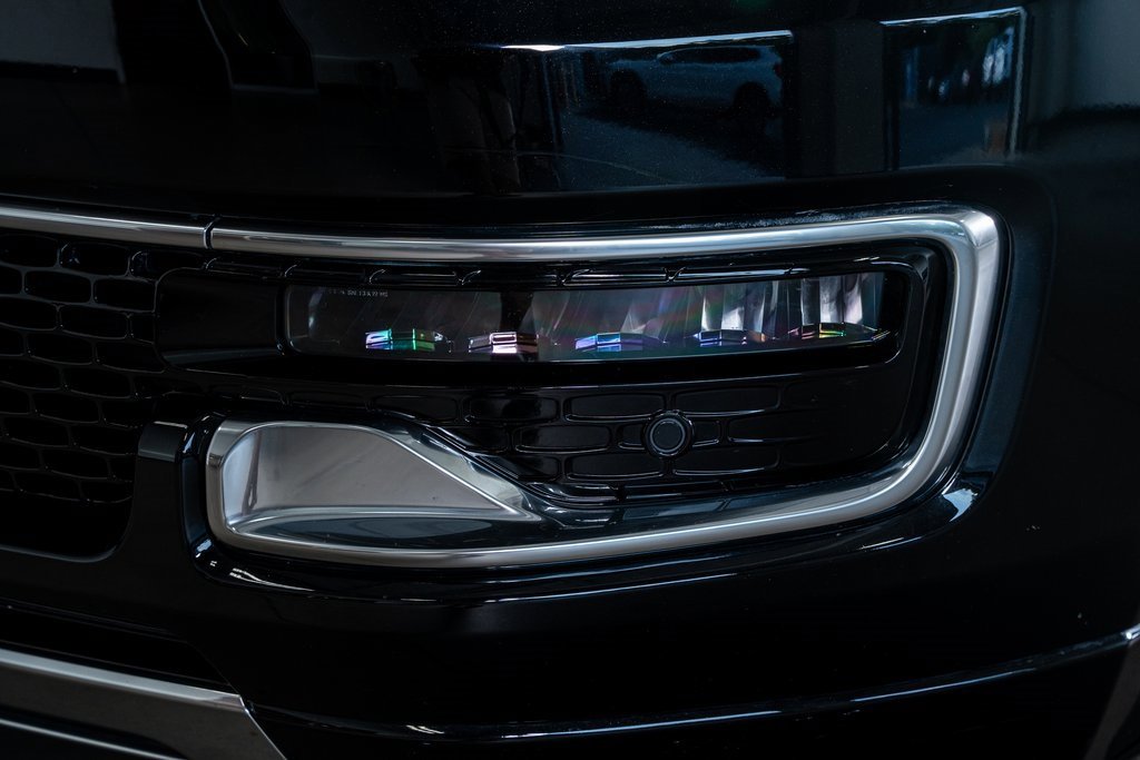 Used 2023 Jeep Wagoneer Series III w/ Preferred Equipment Group image 14