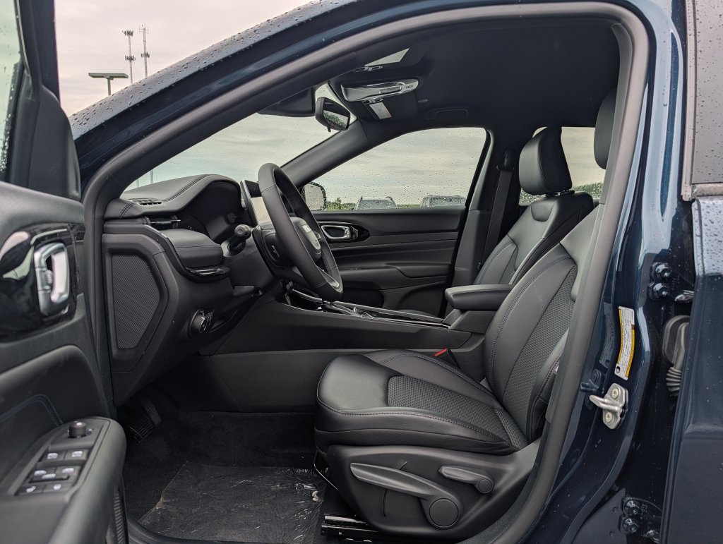 New 2026 Jeep Compass Latitude AWD/4WD image 5