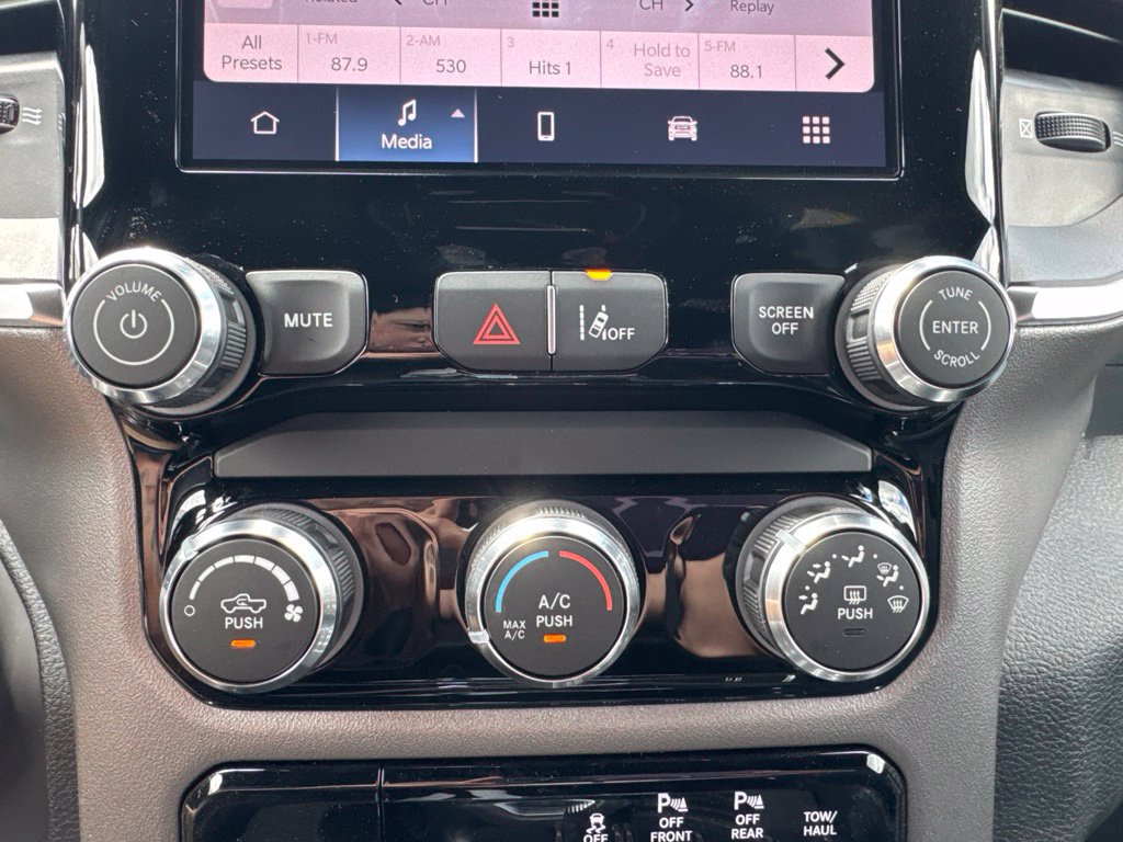 New 2026 RAM 1500 Express AWD/4WD image 15