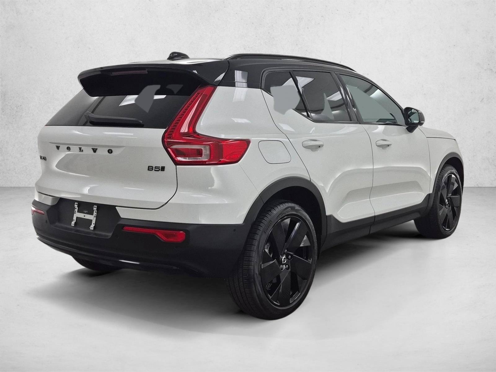 Used 2026 Volvo XC40 B5 Ultra AWD/4WD image 9