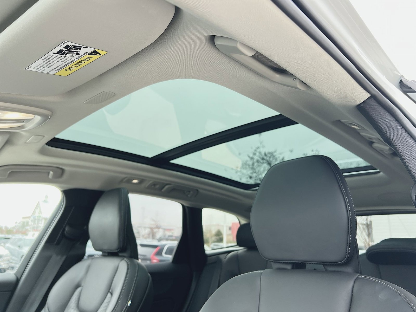 Certified 2023 Volvo XC60 B5 Ultimate image 24