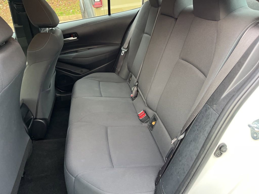 Used 2021 Toyota Corolla LE image 9