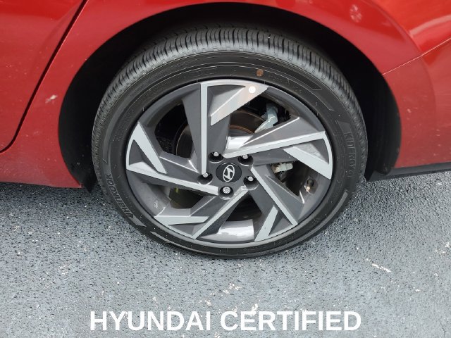 Used 2025 Hyundai Elantra SEL FWD image 29
