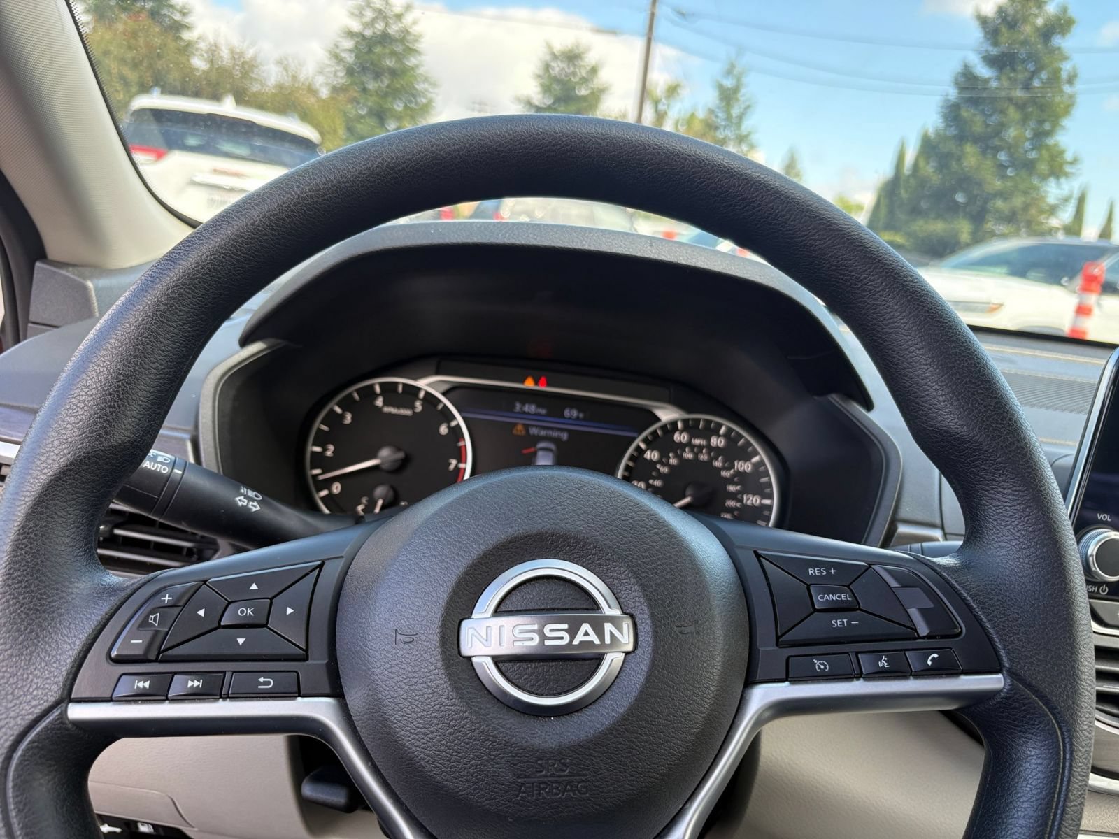 Used 2025 Nissan Altima 2.5 SV FWD image 29