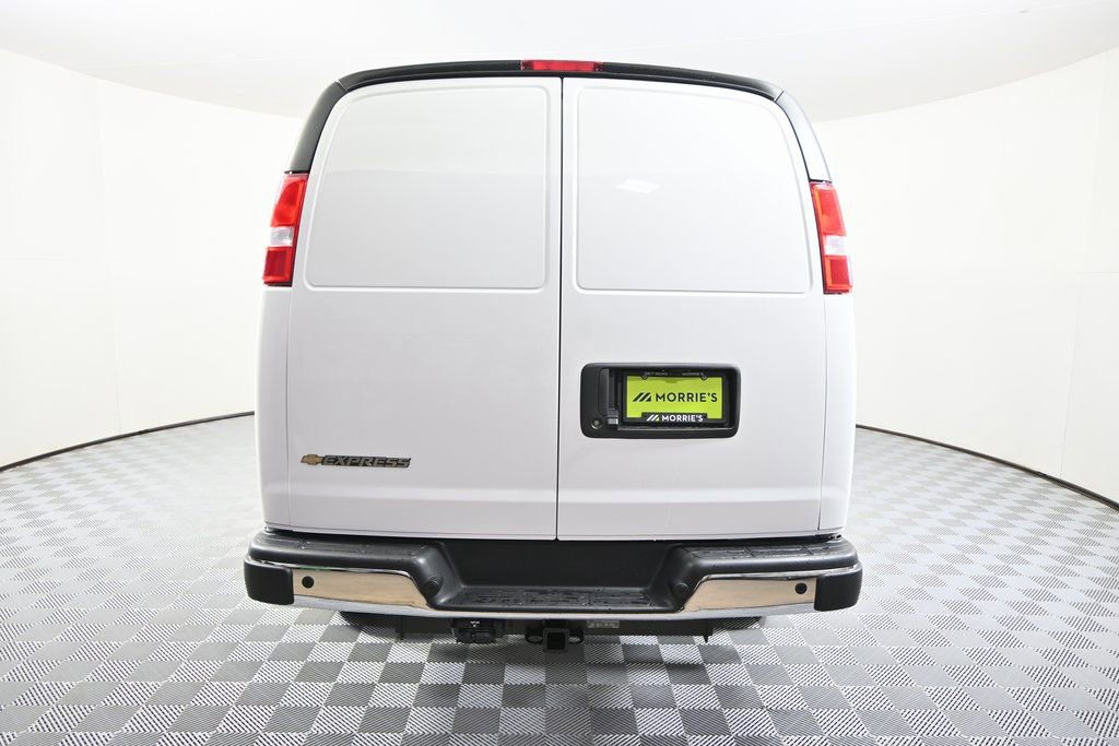 New 2026 Chevrolet Express 3500 Extended w/ Driver Convenience Package image 5