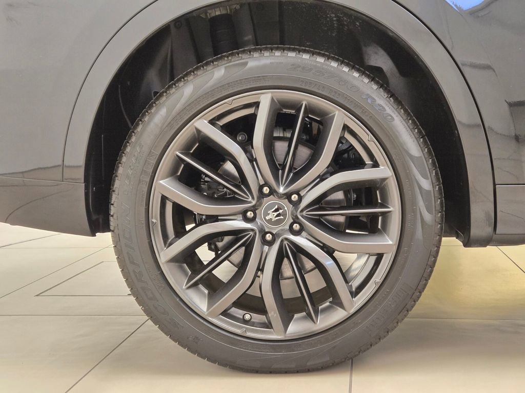 Certified 2024 Maserati Levante GT Ultima AWD/4WD image 7