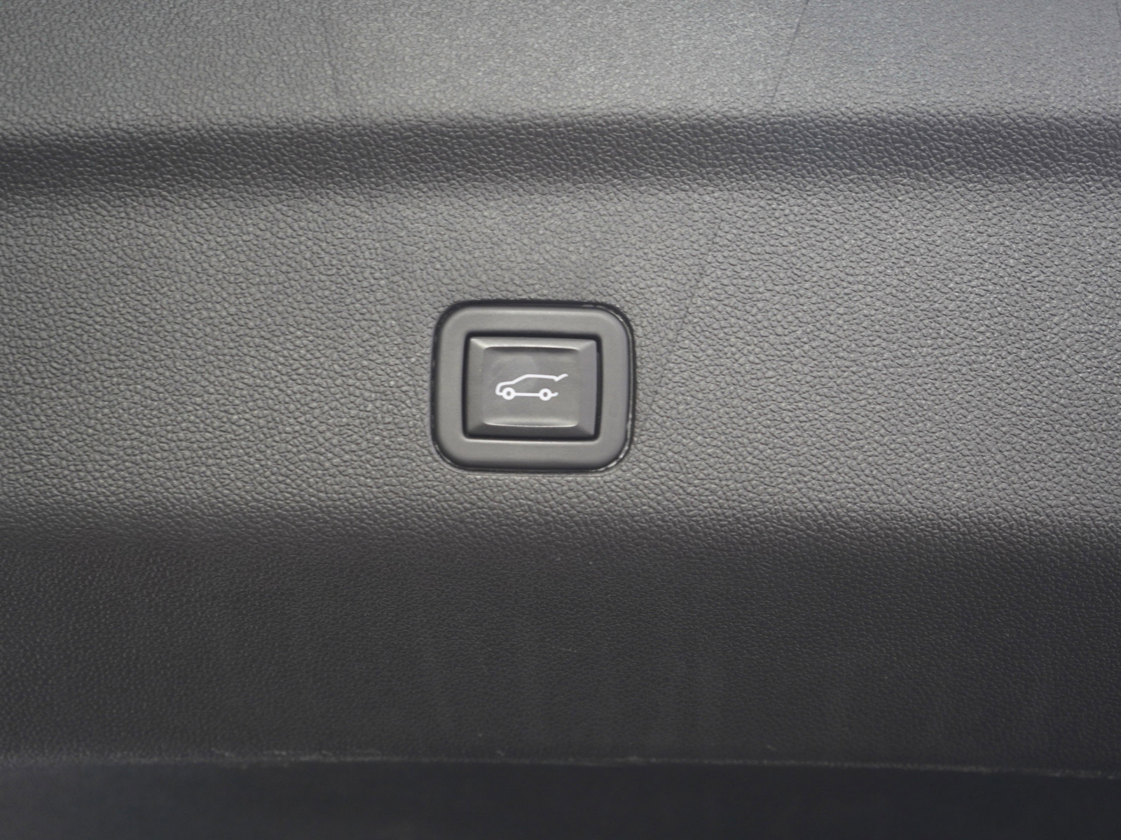 Used 2023 Chevrolet Tahoe Premier image 11