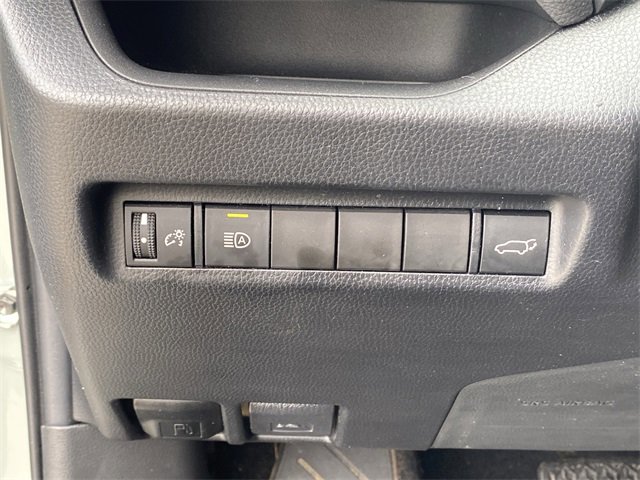 Used 2022 Toyota RAV4 XLE Premium image 21