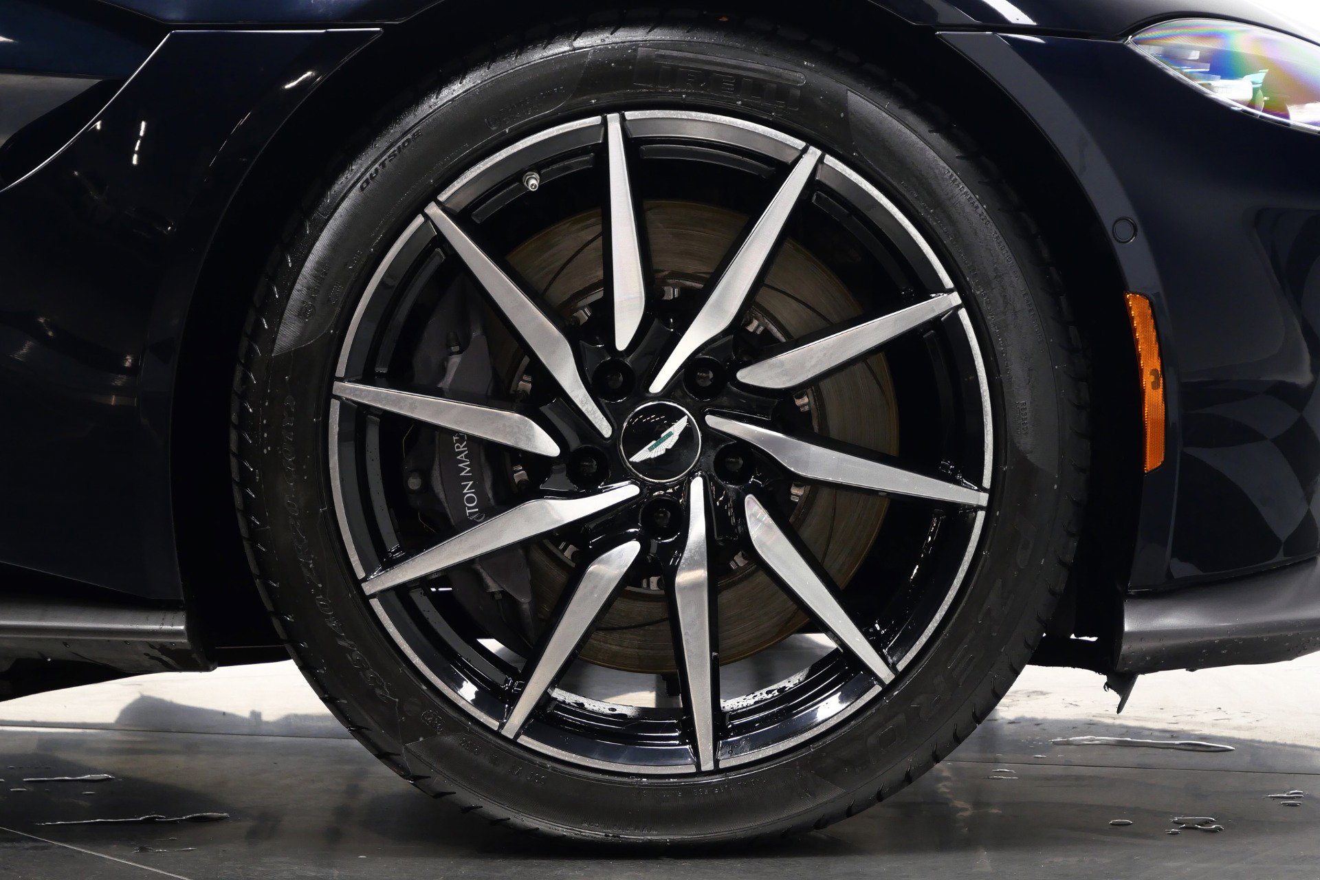 Used 2020 Aston Martin V8 Vantage -Twin Turbo V8, Comfort Collec image 38