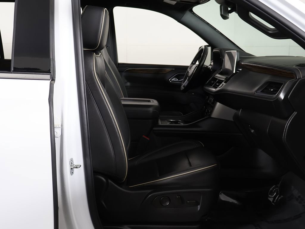 Used 2023 Chevrolet Suburban Premier AWD/4WD image 30