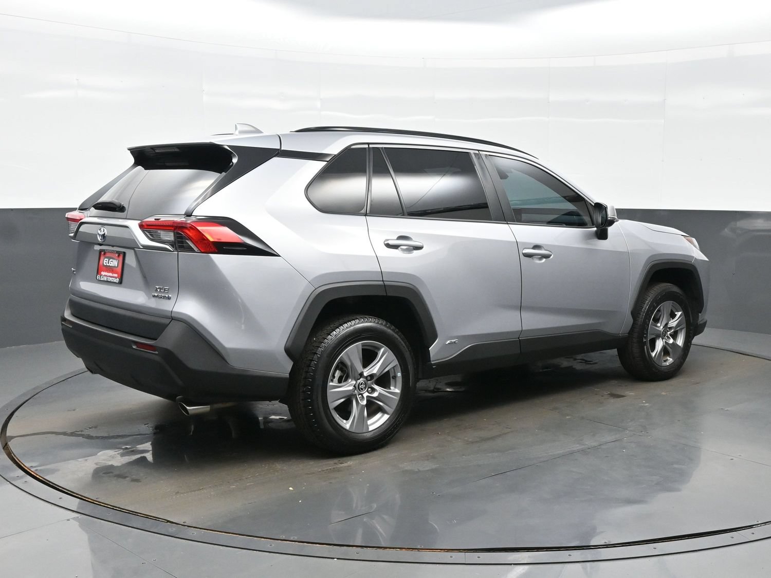 Used 2022 Toyota RAV4 XLE w/ Convenience Package AWD/4WD image 6