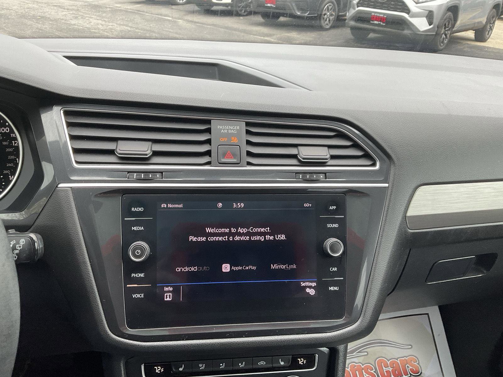 Used 2020 Volkswagen Tiguan SE w/ Panoramic Sunroof Package AWD/4WD image 19