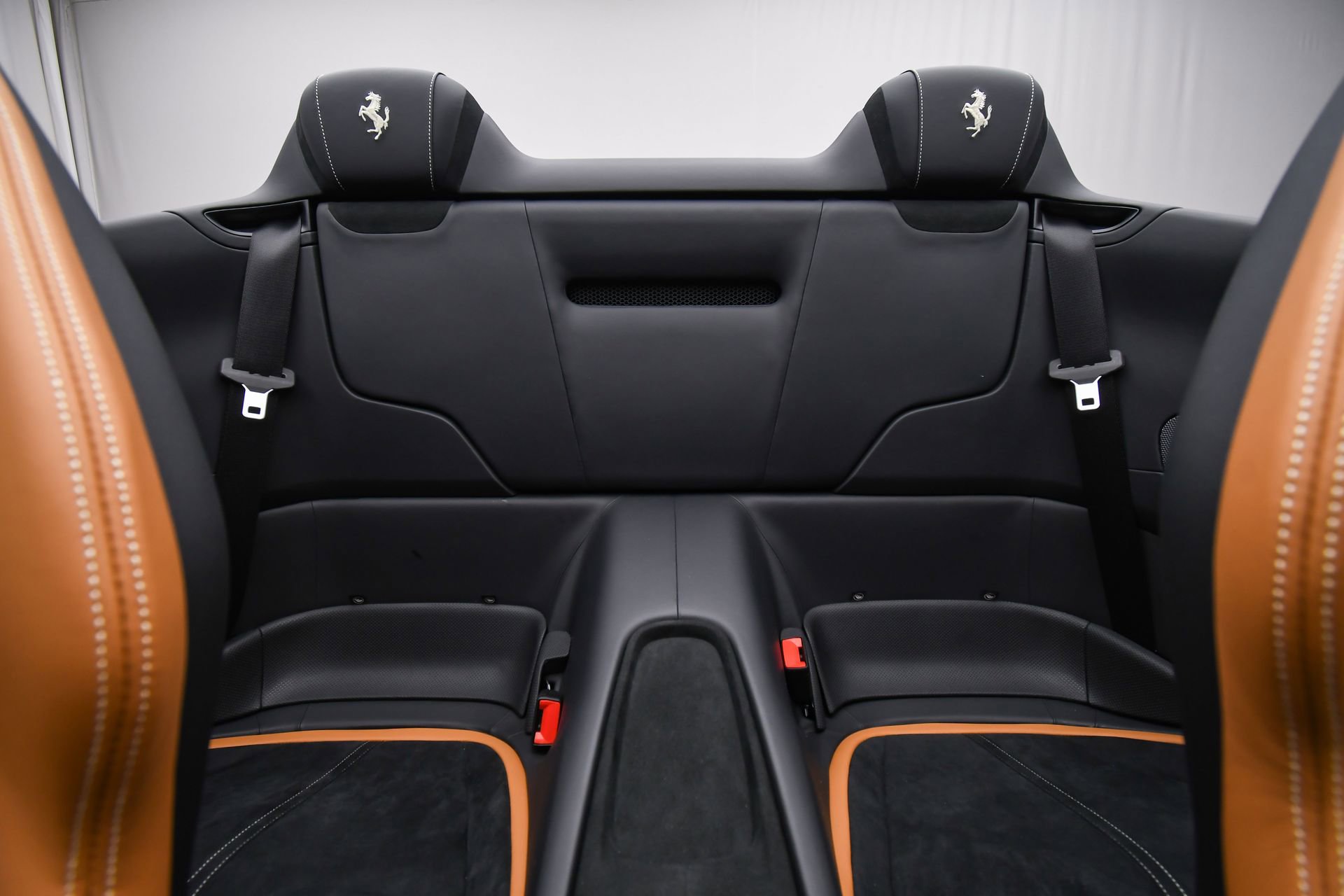 Used 2025 Ferrari Roma Spider image 17