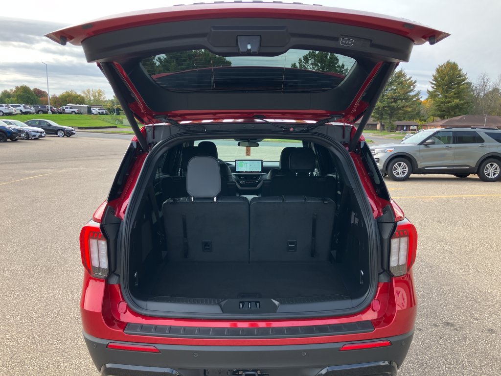 Used 2026 Ford Explorer ST-Line AWD/4WD image 17