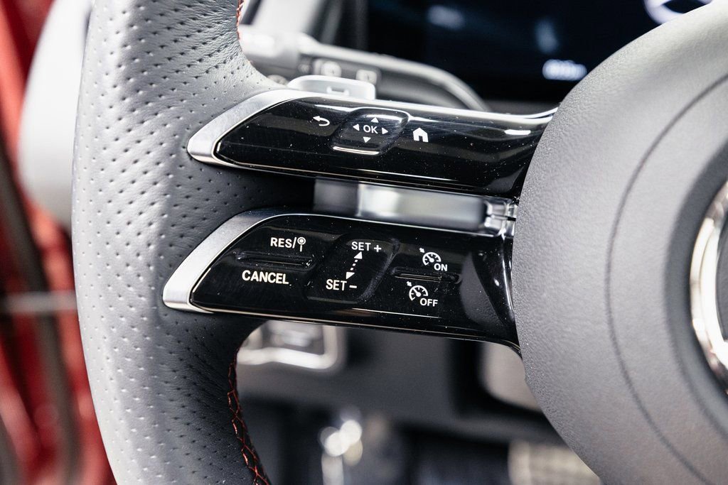 Used 2024 Mercedes-Benz EQB 300 4MATIC image 10