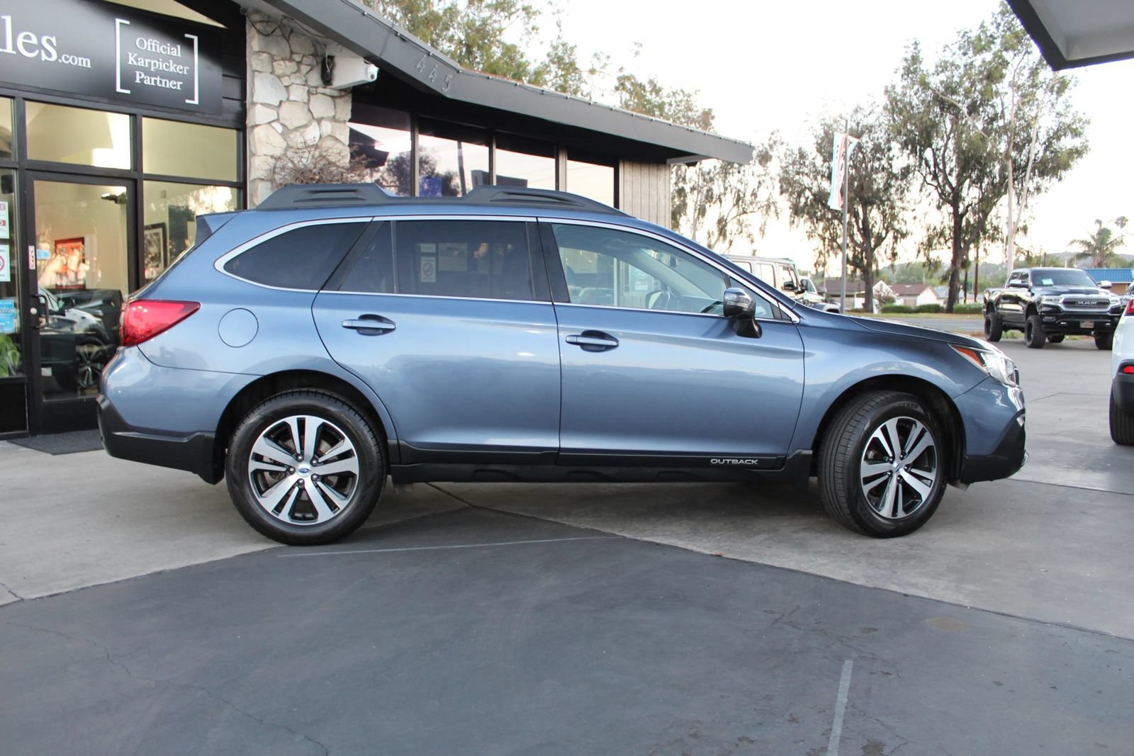 Used 2018 Subaru Outback 2.5i Limited AWD/4WD image 6