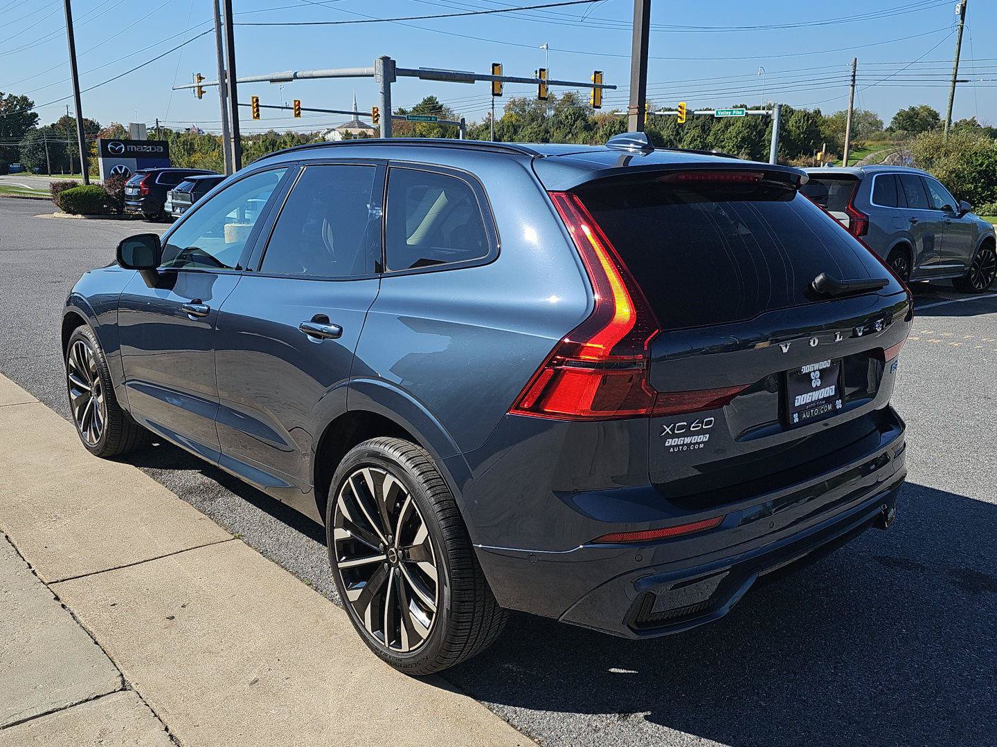 Used 2026 Volvo XC60 B5 Ultra w/ Climate Package AWD/4WD image 5