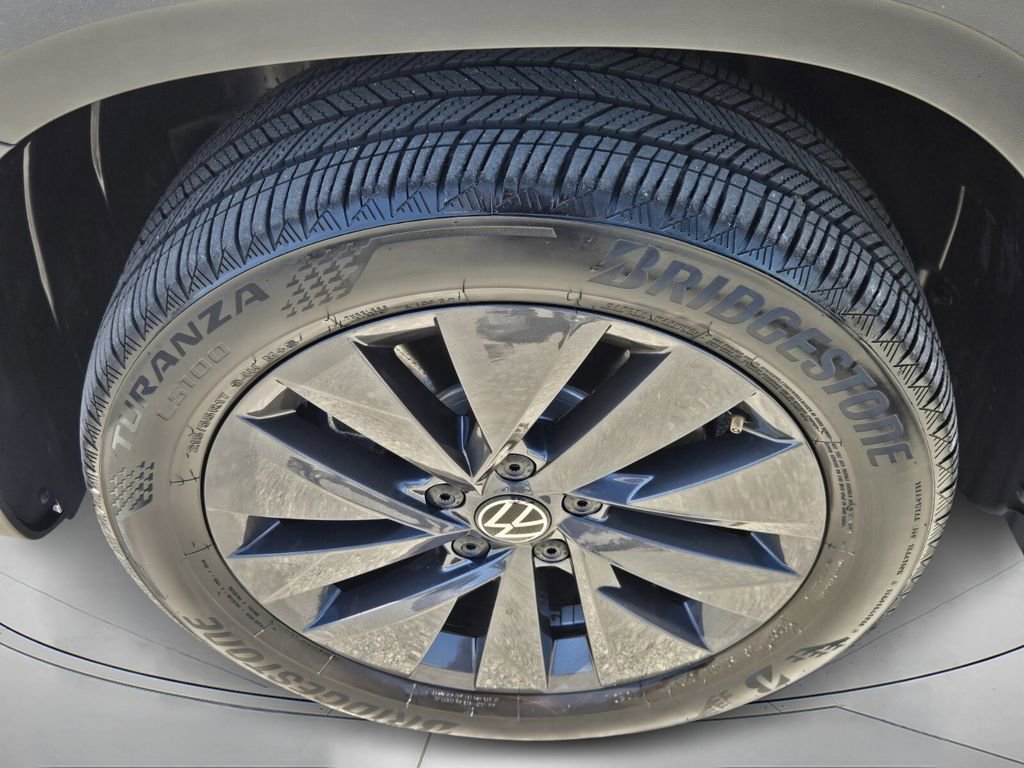 Used 2024 Volkswagen Taos S image 9