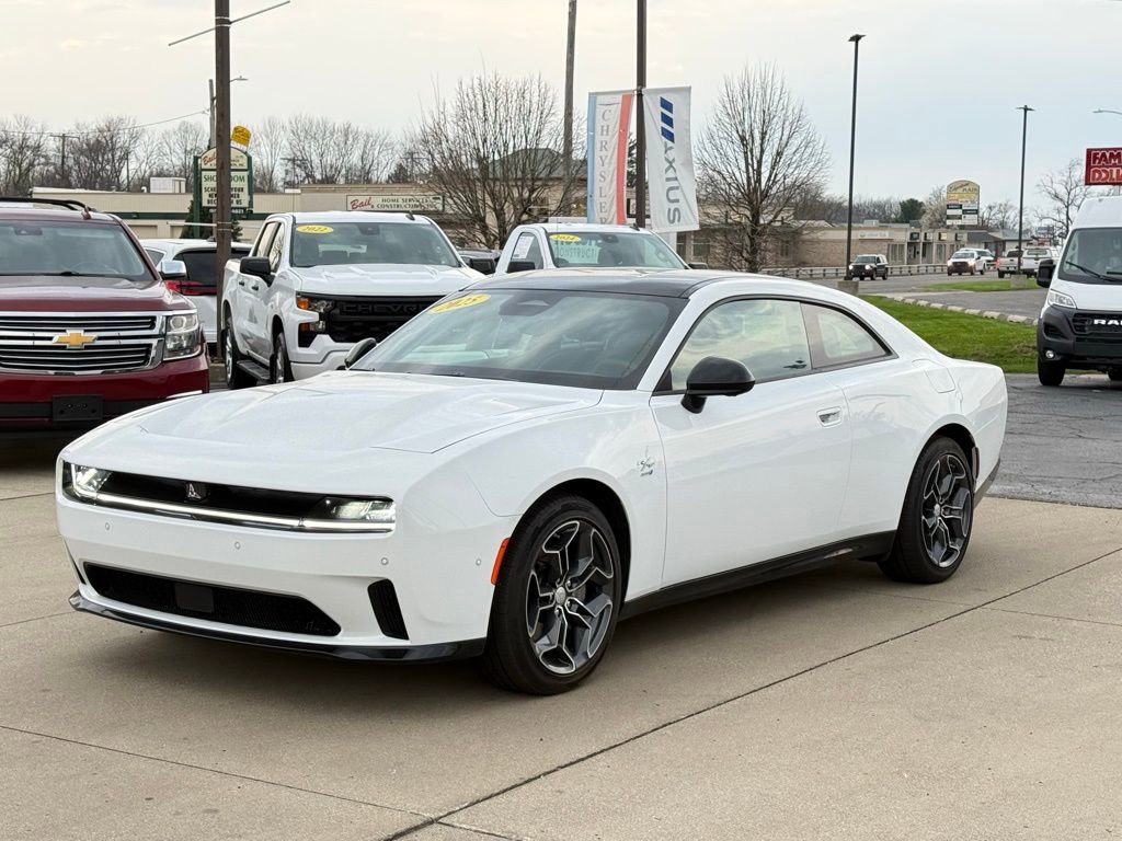 Used 2025 Dodge Charger R/T w/ Plus Group image 3